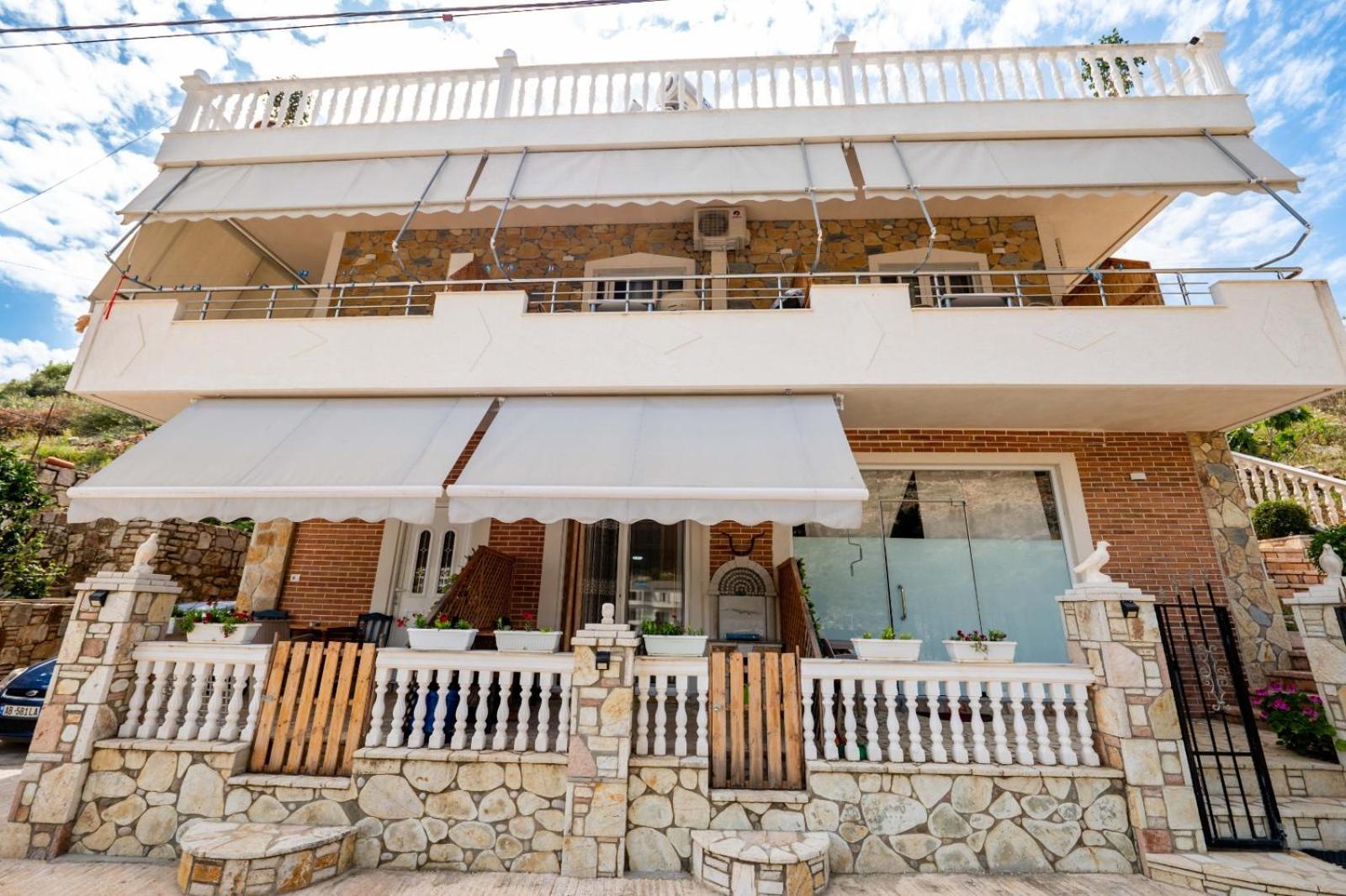 Vila Basho Sarandë Buitenkant foto
