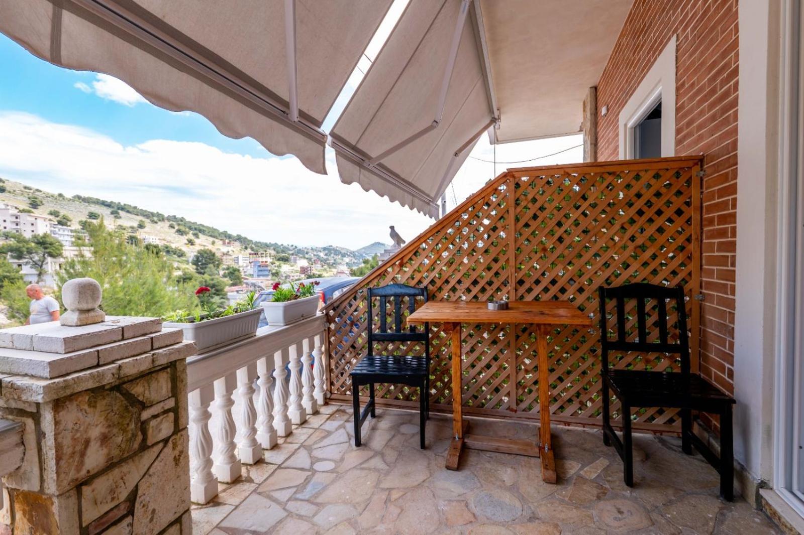Vila Basho Sarandë Buitenkant foto