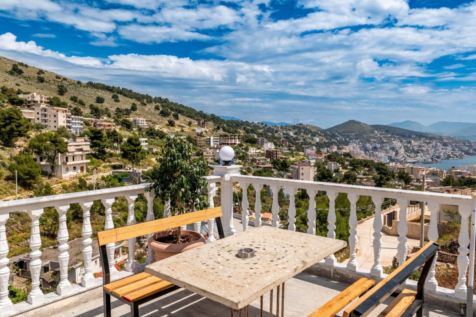 Vila Basho Sarandë Buitenkant foto