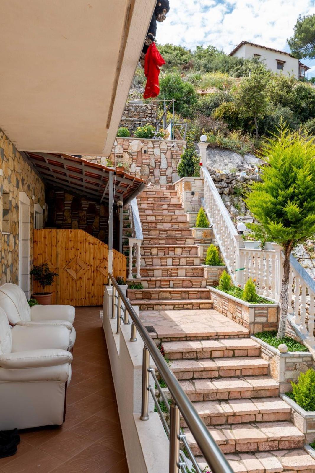 Vila Basho Sarandë Buitenkant foto